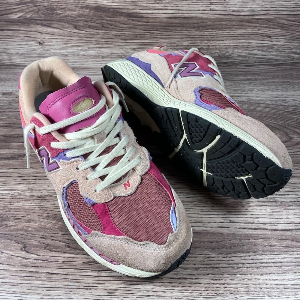 New Balance 2002R Pink